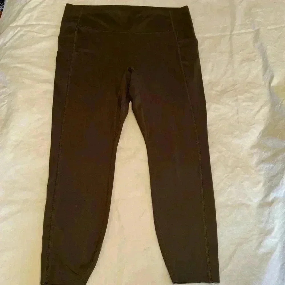 All in Motion Army Green Size Large Ankle Leggings.
